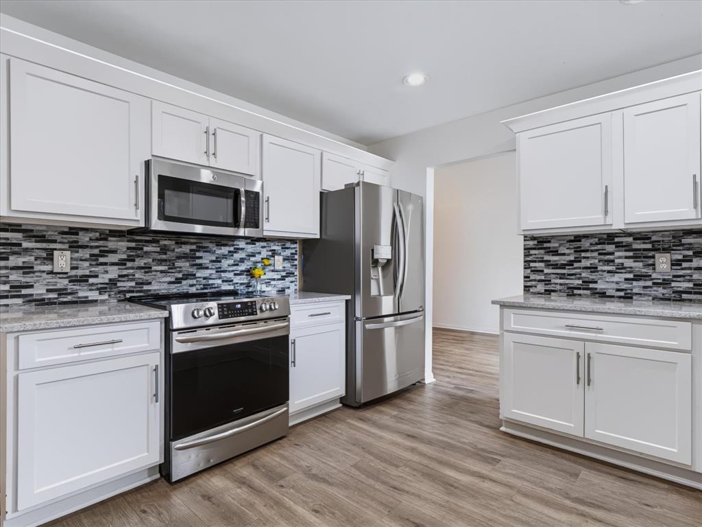 208 Wildbriar Street, Euless, TX 76039