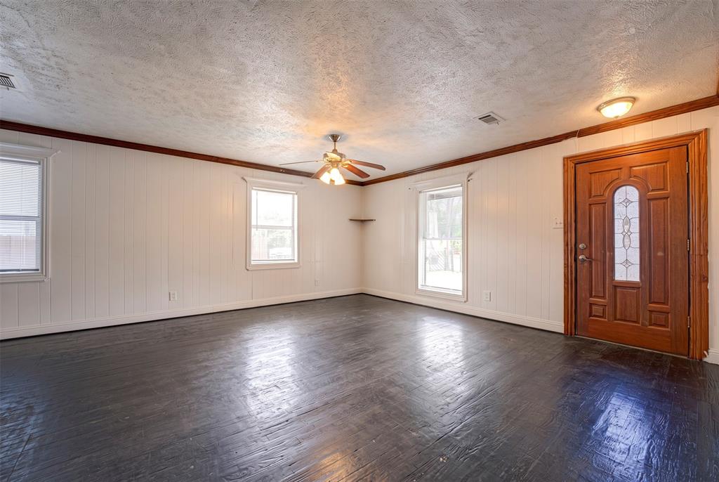 554 Pleasant Vista Drive, Dallas, TX 75217