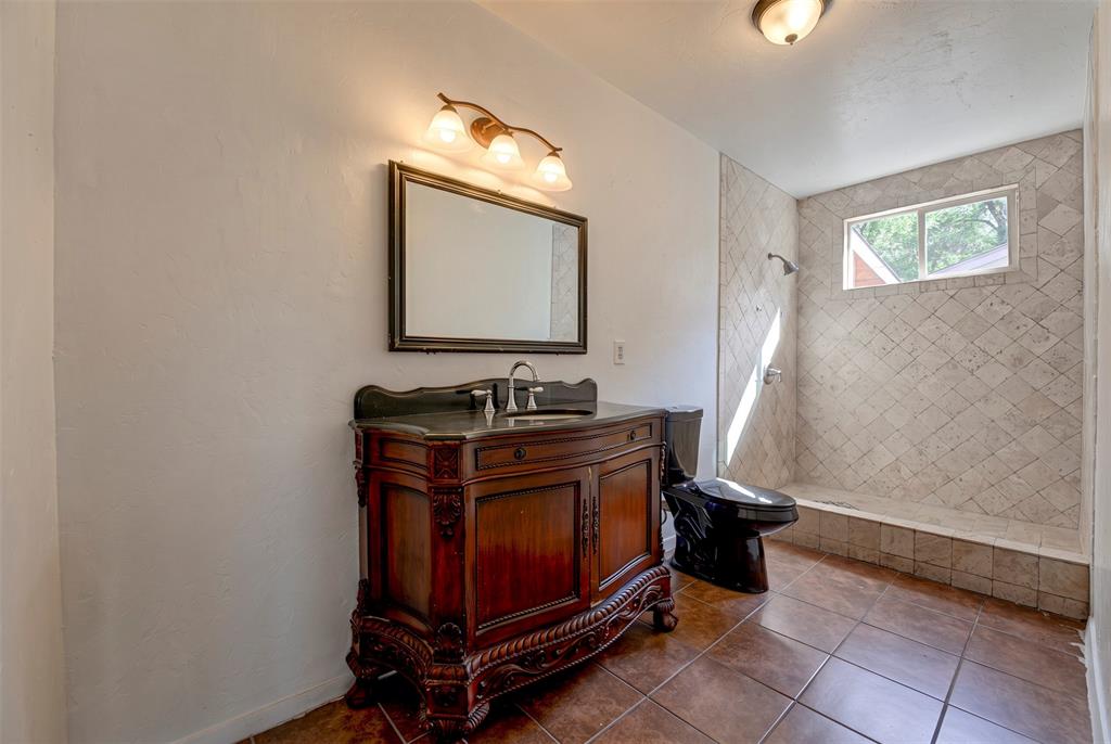 554 Pleasant Vista Drive, Dallas, TX 75217