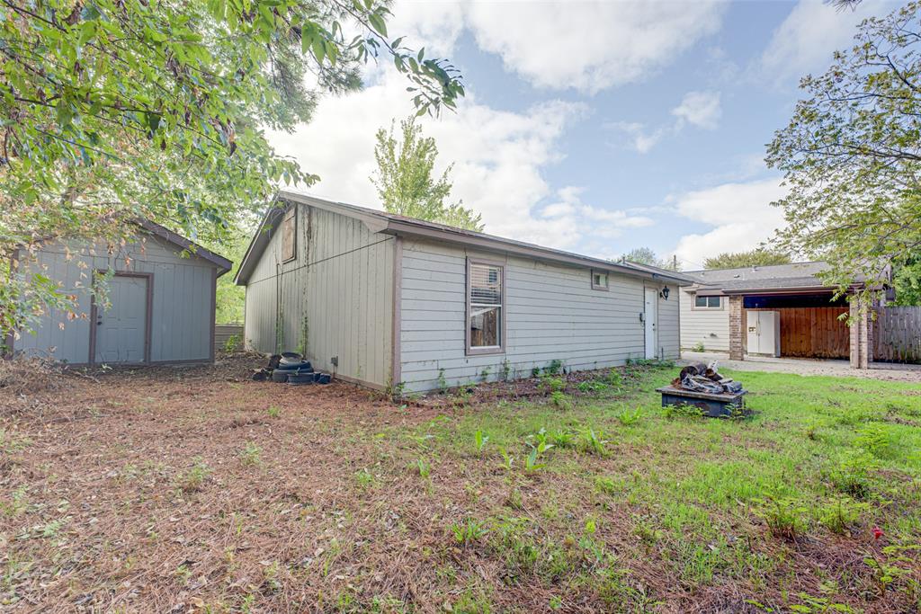 Detached apartment and shed