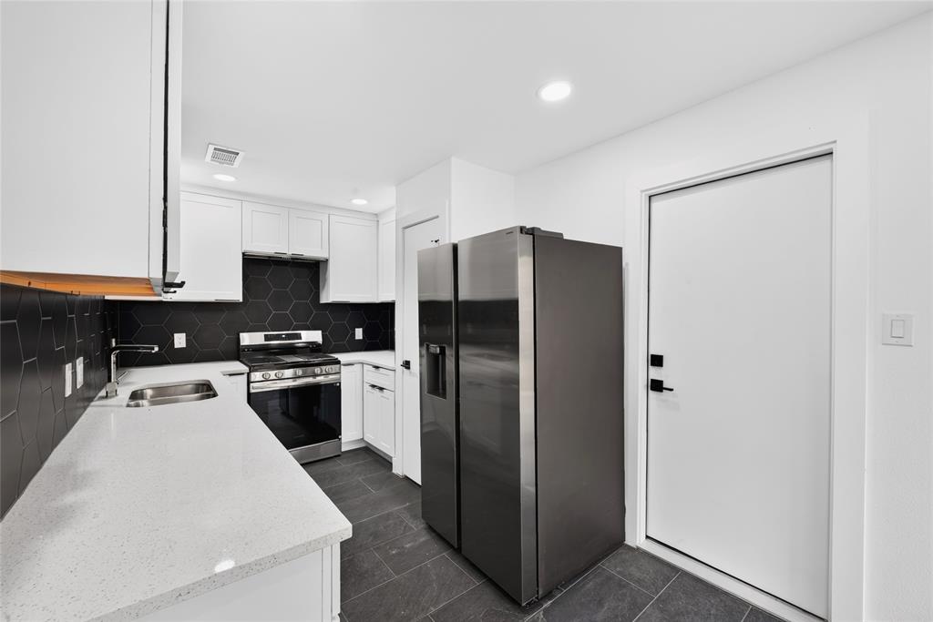 2925 Allister Street, Dallas, TX 75229