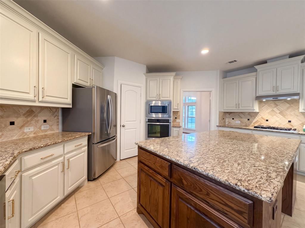 4409 Elmgreen Drive, Fort Worth, TX 76262