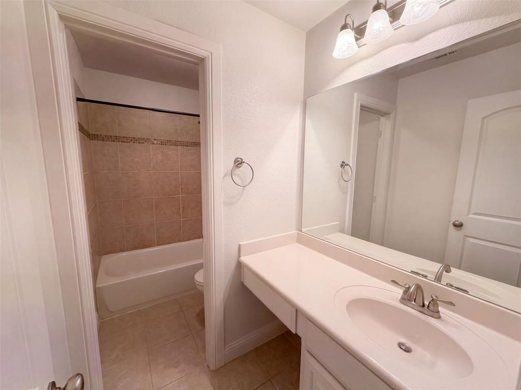 4409 Elmgreen Drive, Fort Worth, TX 76262