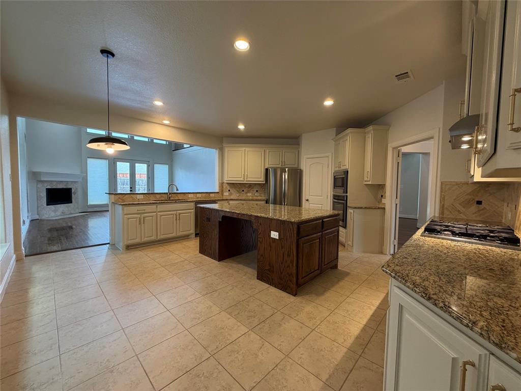 4409 Elmgreen Drive, Fort Worth, TX 76262