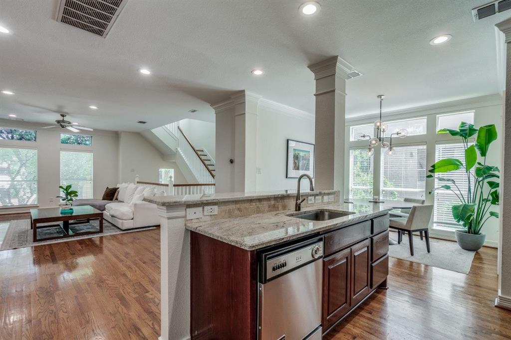 2910 State Street, Dallas, TX 75204