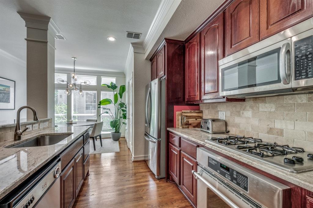 2910 State Street, Dallas, TX 75204
