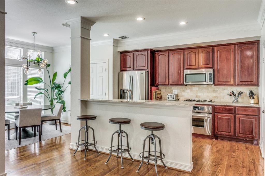 2910 State Street, Dallas, TX 75204