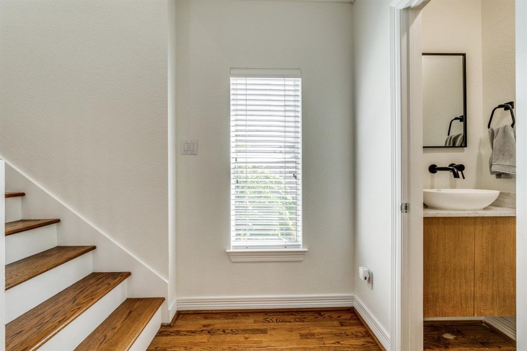 2910 State Street, Dallas, TX 75204