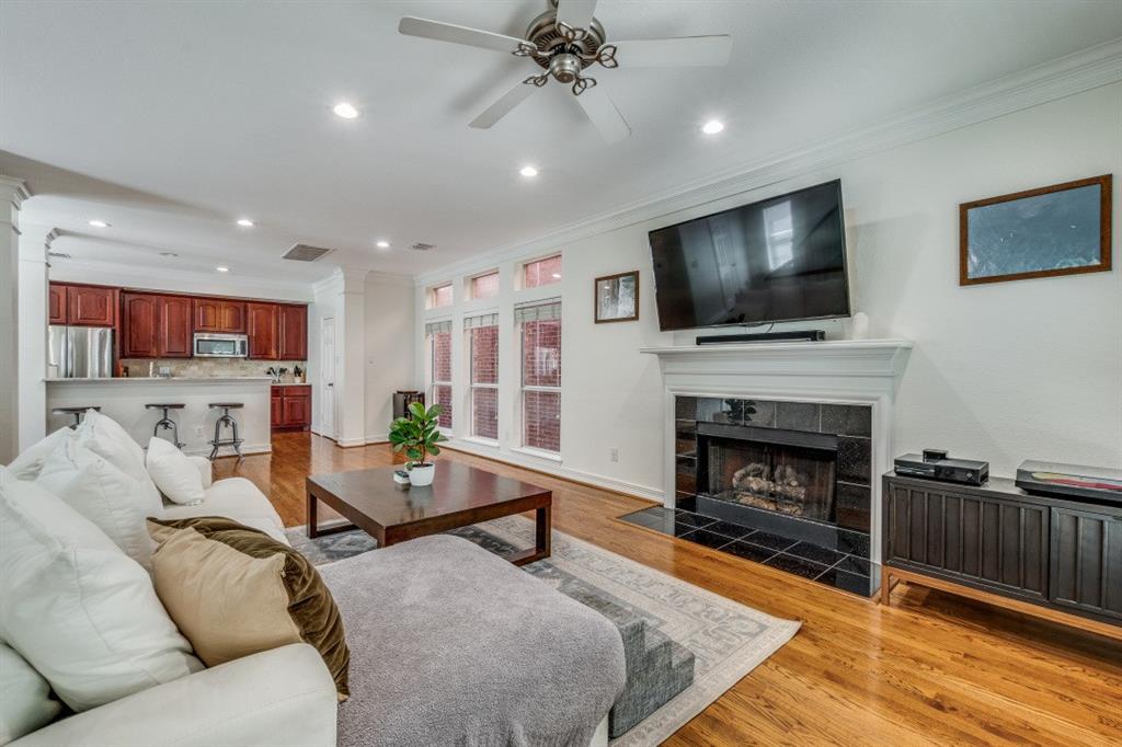 2910 State Street, Dallas, TX 75204