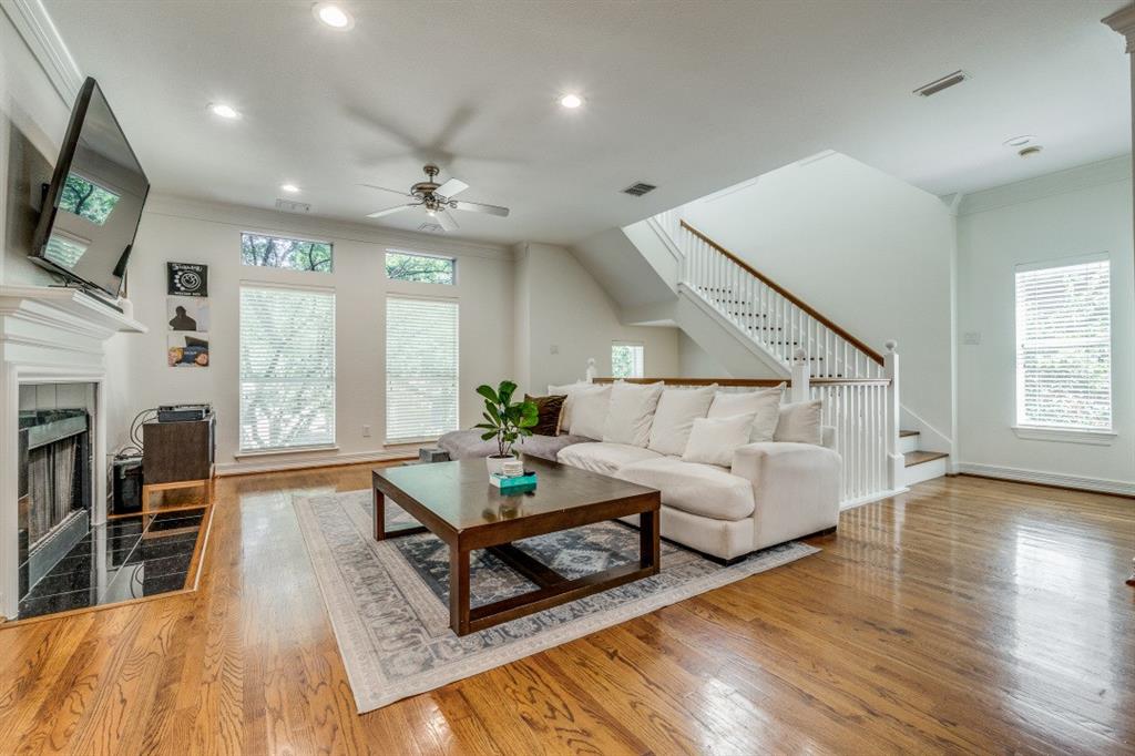 2910 State Street, Dallas, TX 75204