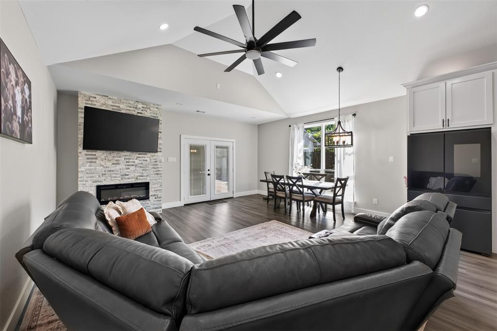 9116 Beckleycrest Avenue, Dallas, TX 75232