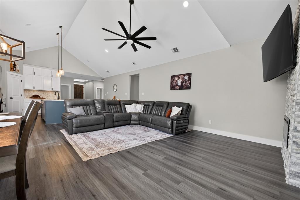 9116 Beckleycrest Avenue, Dallas, TX 75232