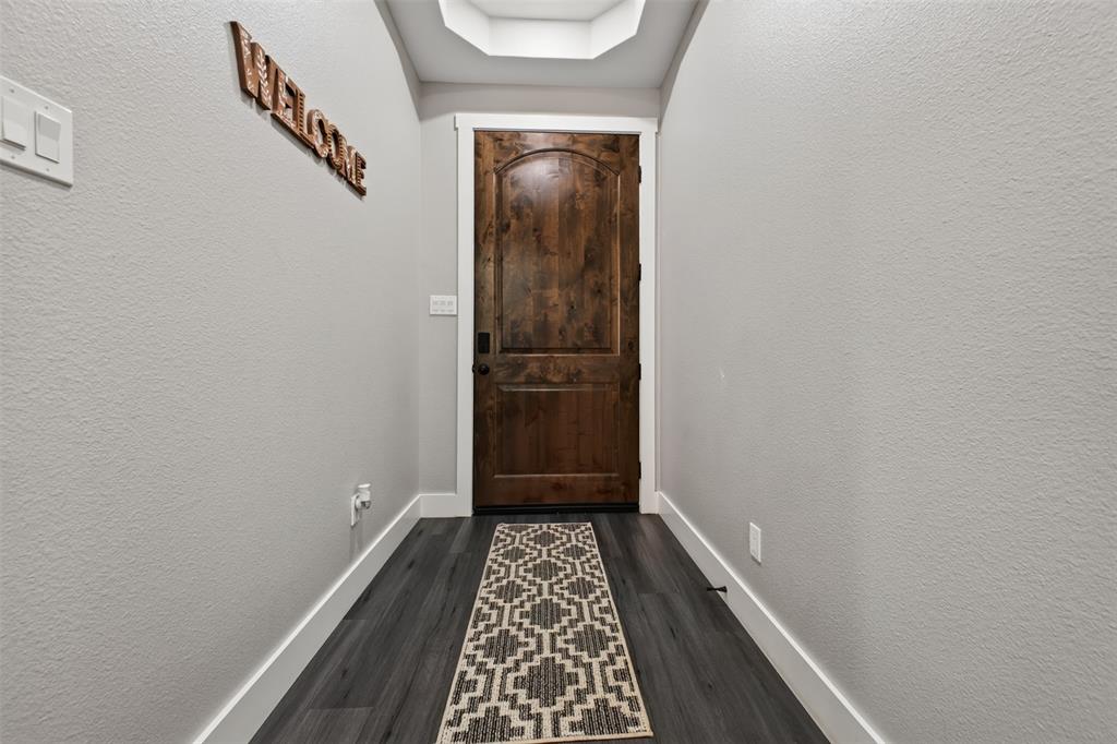 9116 Beckleycrest Avenue, Dallas, TX 75232