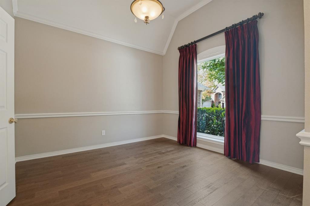 Formal dining area off kitchen, that can also be used as a flex space or office.