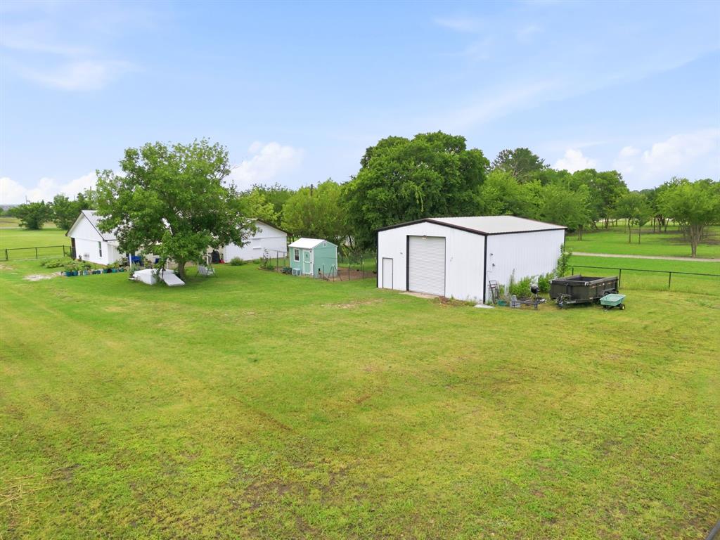 698 Hackberry Road, Van Alstyne, TX 75495