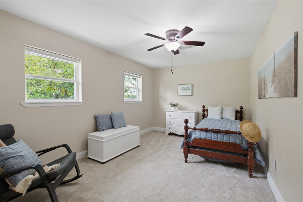 698 Hackberry Road, Van Alstyne, TX 75495