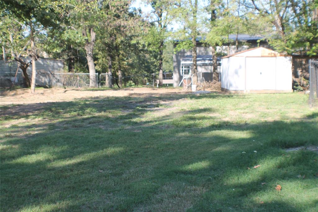 3 lots, 1 lot has a water well and septic 3 lots, 1 lot has a water well and septic