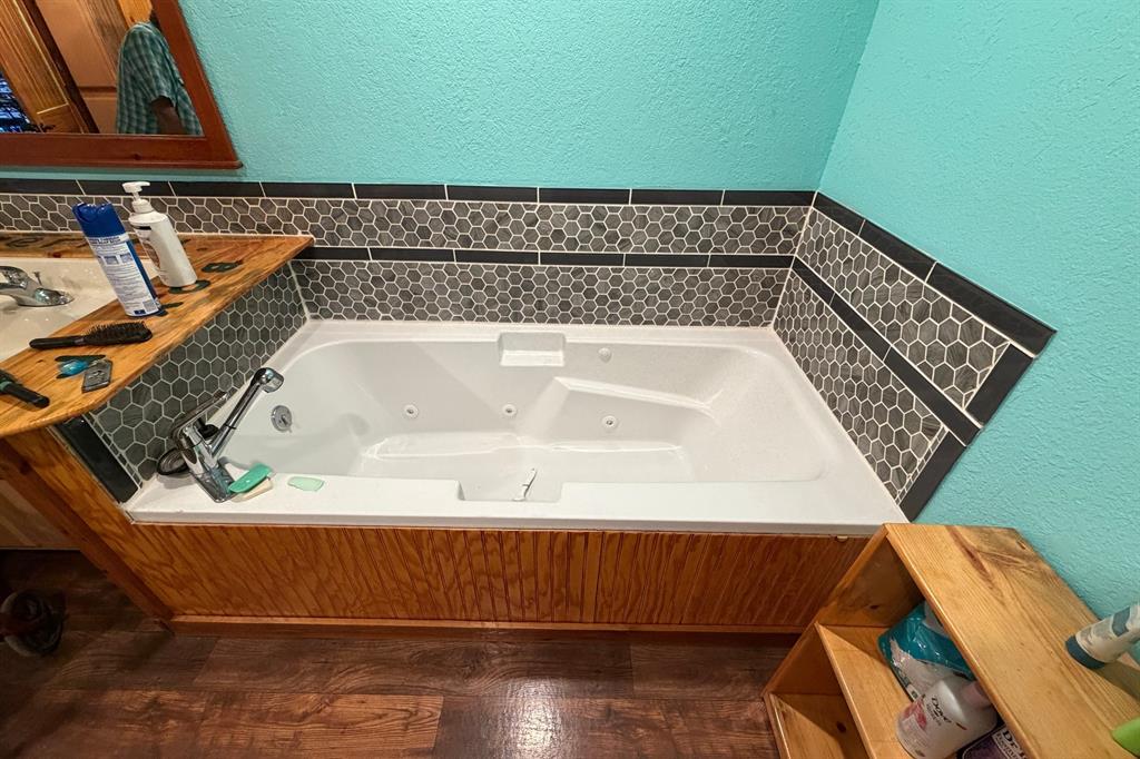 2291 E Quinlan Parkway, Quinlan, TX 75474