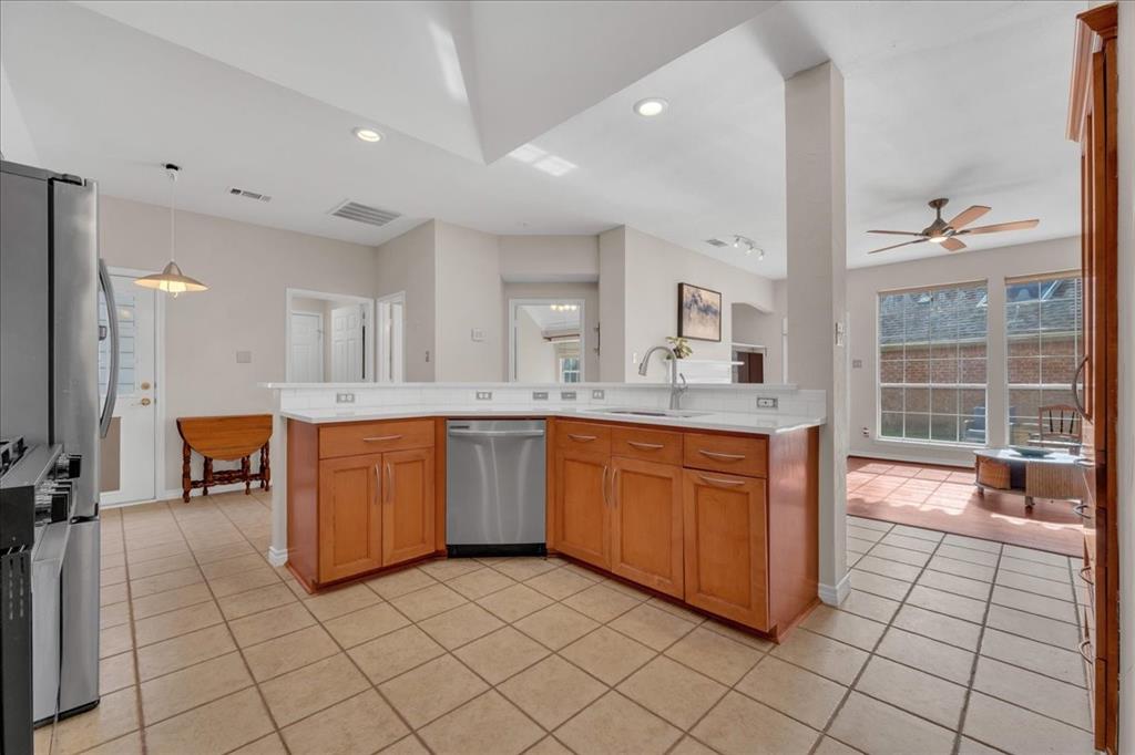 305 Moss Hill Road, Irving, TX 75063