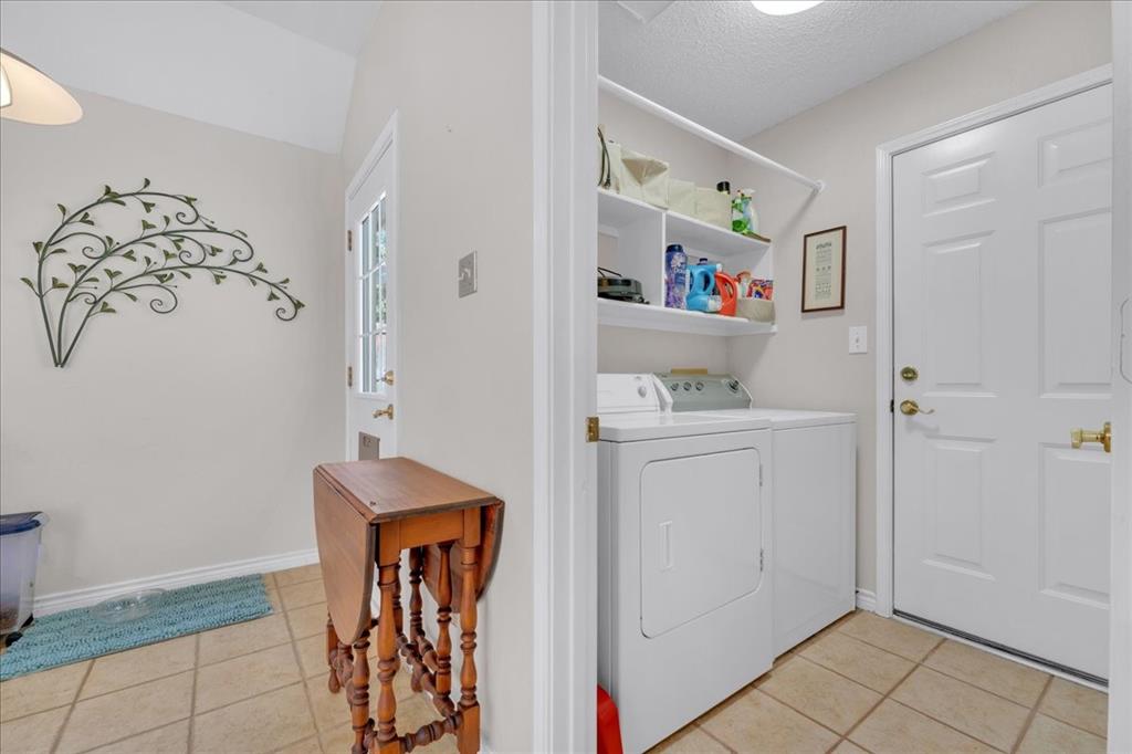 305 Moss Hill Road, Irving, TX 75063