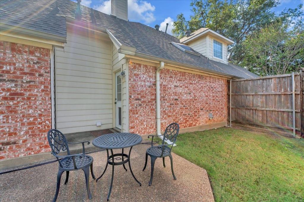 305 Moss Hill Road, Irving, TX 75063