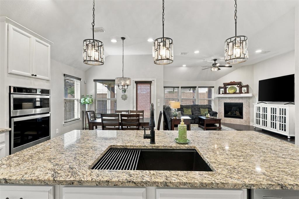 525 Yellowstone Drive, Celina, TX 75009 525 Yellowstone Drive, Celina, TX 75009