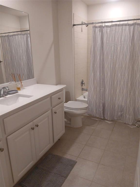 Upstairs Bathroom 1