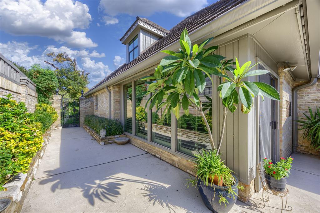 16024 Chalfont Circle, Dallas, TX 75248