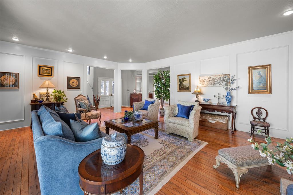 16024 Chalfont Circle, Dallas, TX 75248