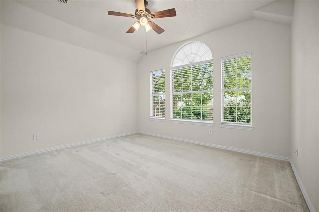 UPSTAIRS: 3rd Bedroom
