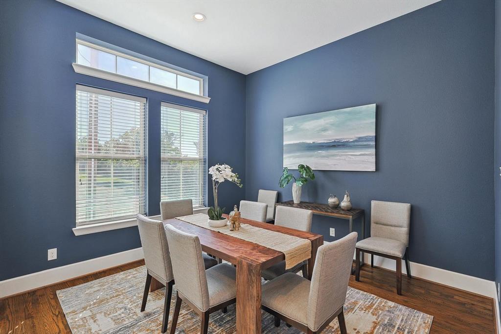 Dining area that adjoins the kitchen