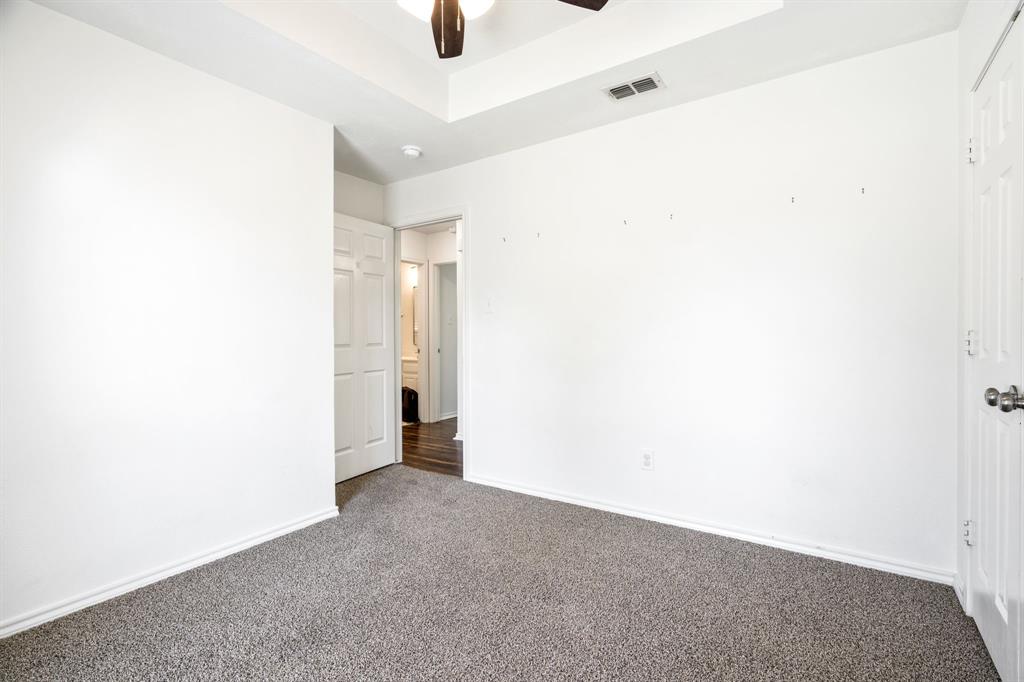 801 Bentree Drive, Fort Worth, TX 76120