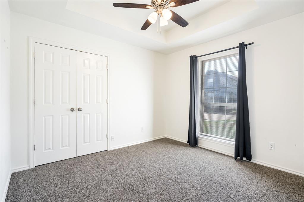 801 Bentree Drive, Fort Worth, TX 76120