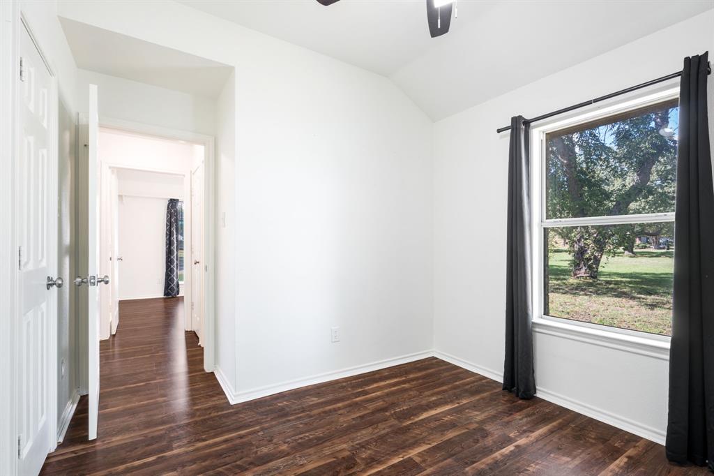 801 Bentree Drive, Fort Worth, TX 76120