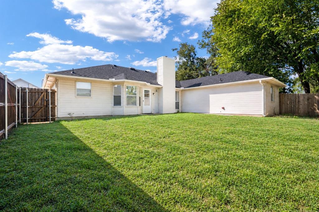 801 Bentree Drive, Fort Worth, TX 76120