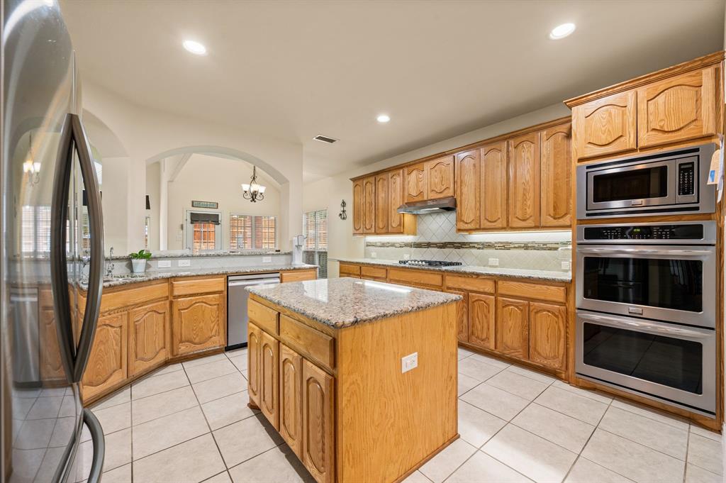 209 Chateau Avenue, Kennedale, TX 76060