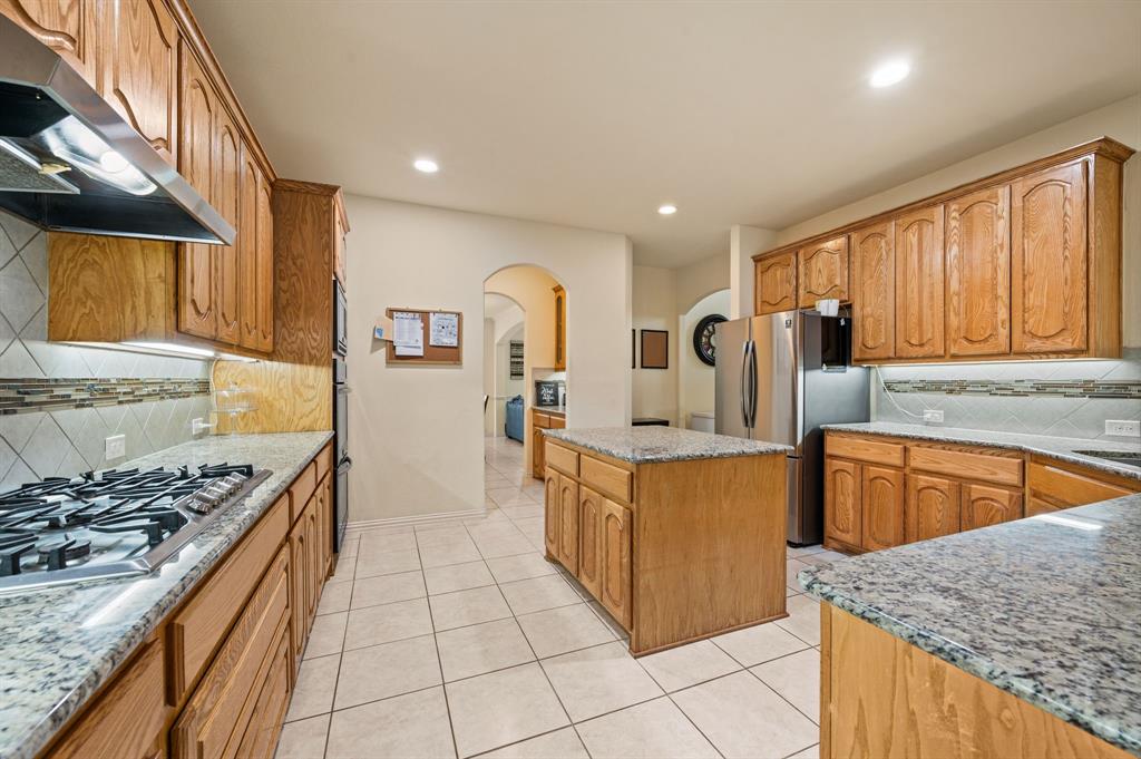 209 Chateau Avenue, Kennedale, TX 76060
