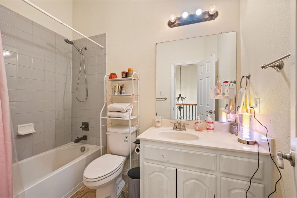 209 Chateau Avenue, Kennedale, TX 76060