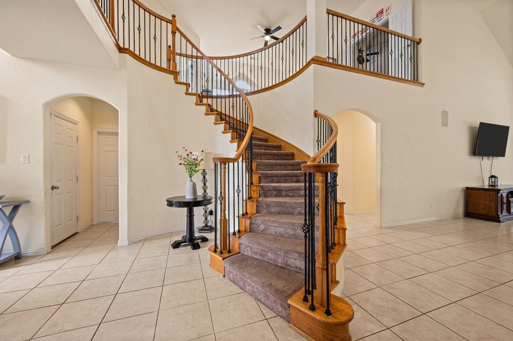 209 Chateau Avenue, Kennedale, TX 76060