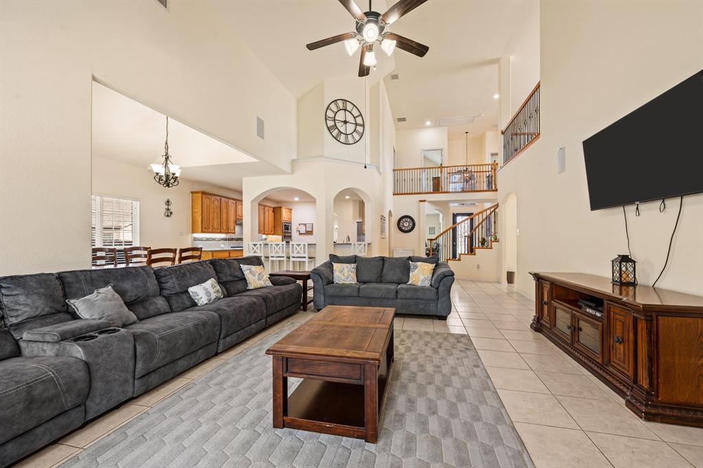 209 Chateau Avenue, Kennedale, TX 76060