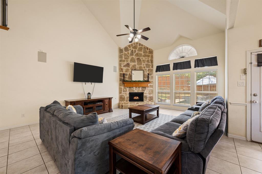 209 Chateau Avenue, Kennedale, TX 76060