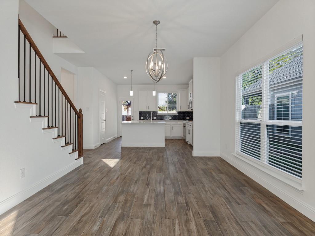 Inviting dining area conveniently situated between the living room and kitchen. Inviting dining area conveniently situated between the living room and kitchen.