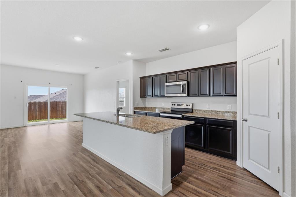 304 Sabine River Road, Glenn Heights, TX 75154 304 Sabine River Road, Glenn Heights, TX 75154