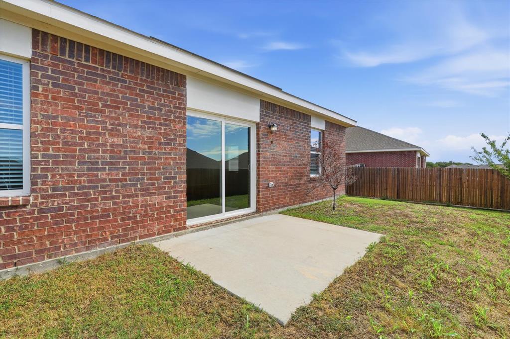 304 Sabine River Road, Glenn Heights, TX 75154