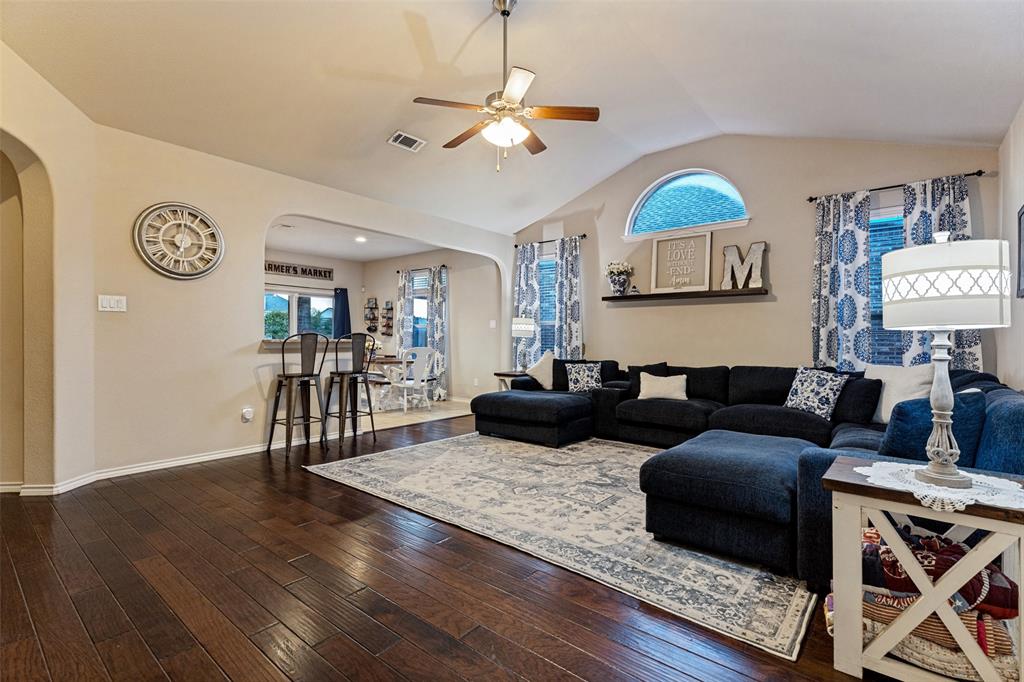 10909 Hawks Landing Road, Fort Worth, TX 76052