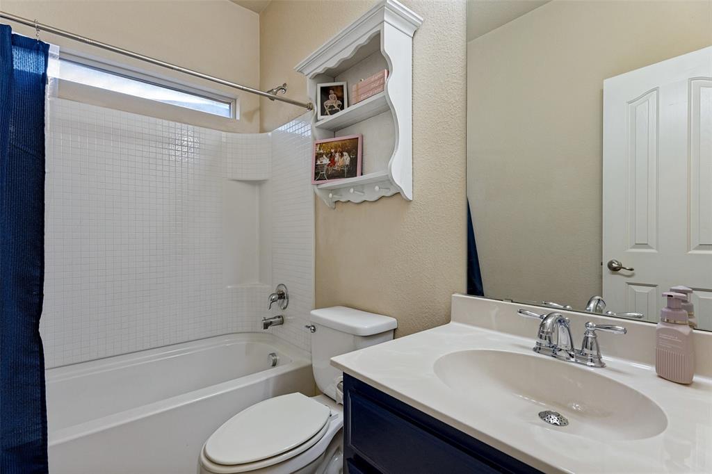 10909 Hawks Landing Road, Fort Worth, TX 76052