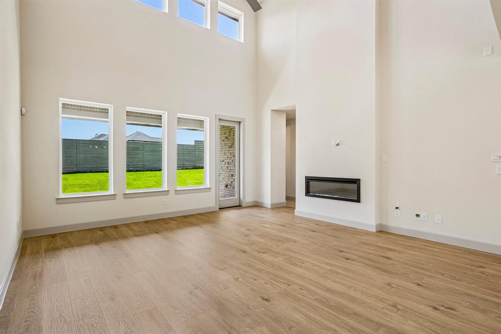 Light, bright and airy, the entire family will love this wonderful family room!