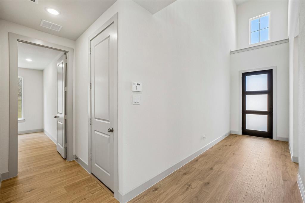 With sight lines from the front through to the rear of the home and ample space to display art work, our Tristan plan offers the perfect place for you to welcome friends and family into your forever home!