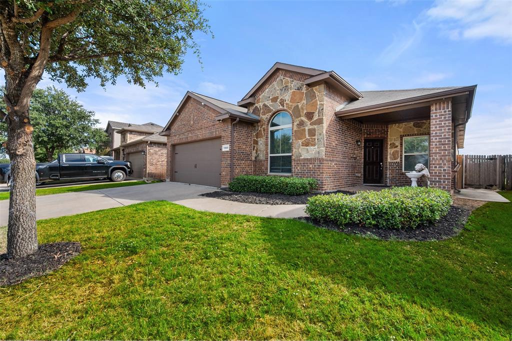 1060 Doe Meadow Drive, Fort Worth, TX 76028