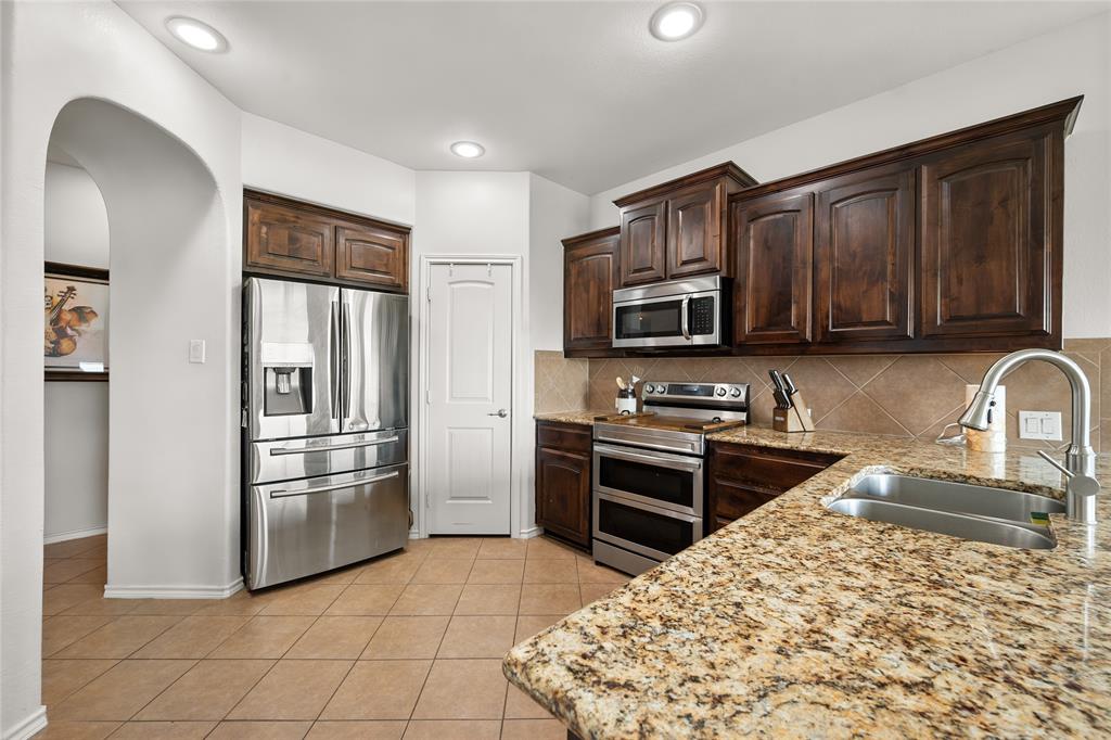 1060 Doe Meadow Drive, Fort Worth, TX 76028